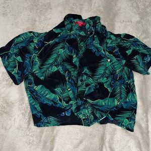 Guess Small Loose Crop TieFront